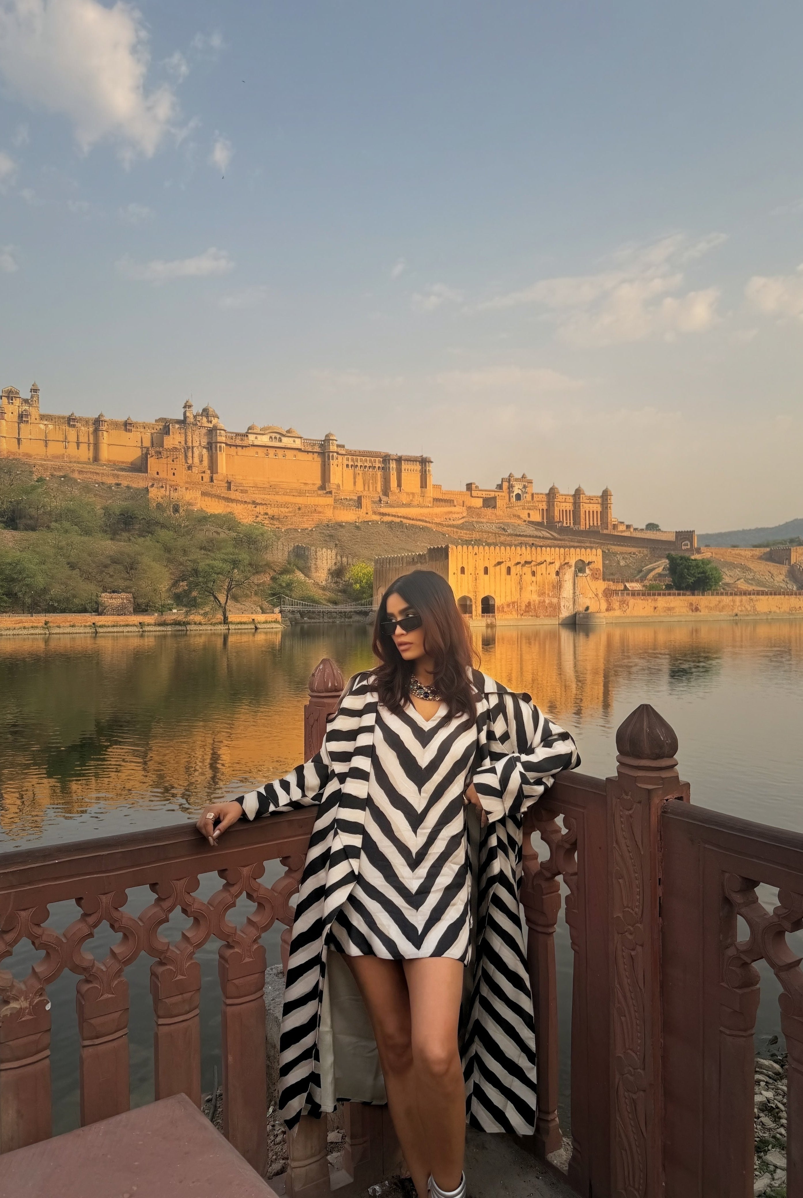 8 Airport Look Women Outfits That Are Comfortable Yet Stylish