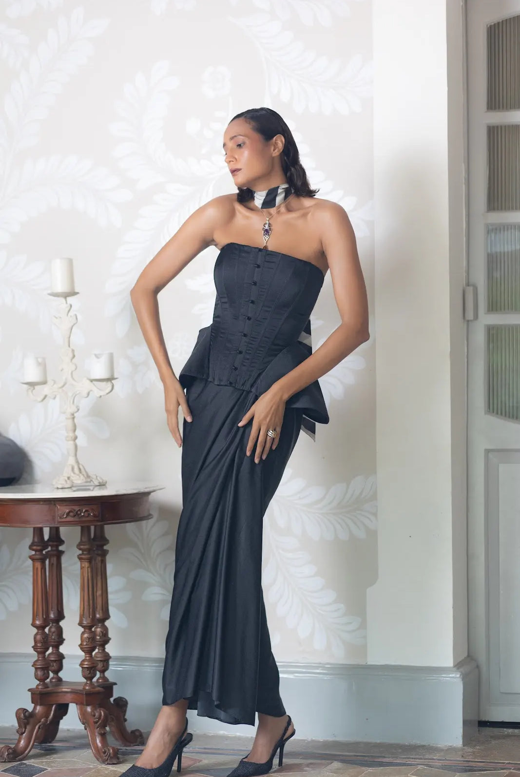 Structured women’s Talia black corset with hourglass fit