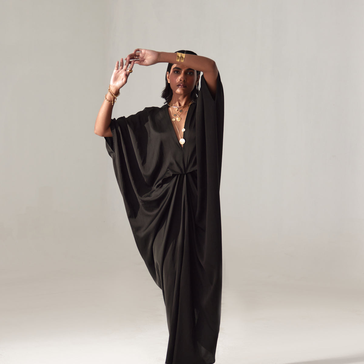 Torathna AlArabi Kaftan in Black