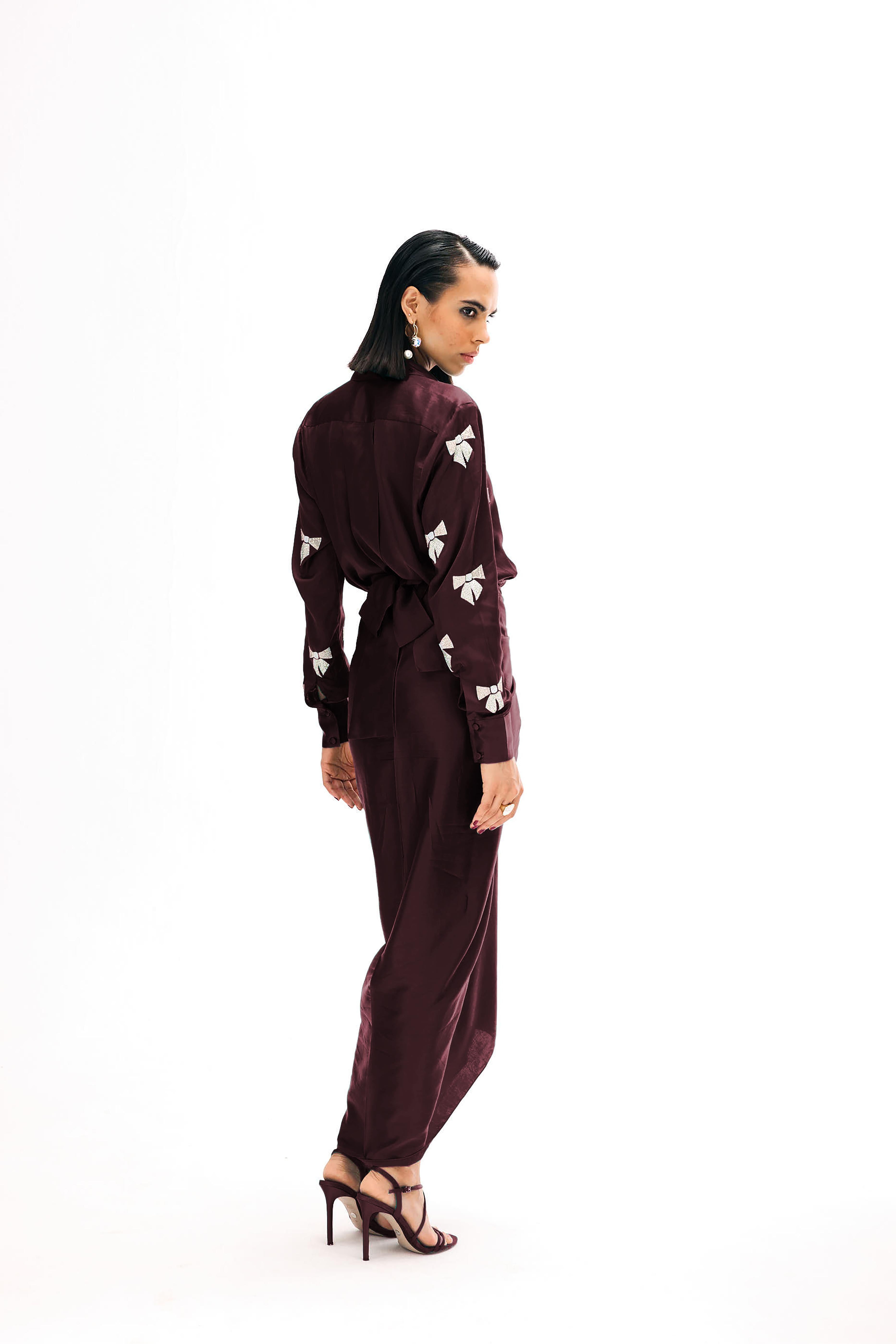 Chic cotton satin set featuring embroidered bow detailing